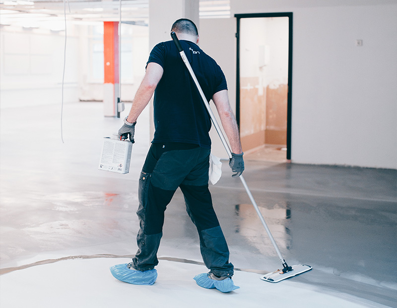 Pandomo-designbetonin asennus